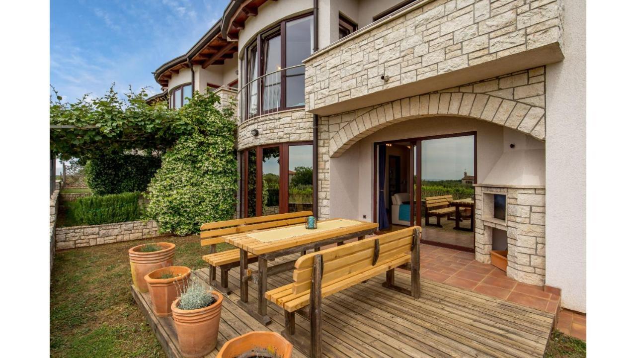 Holiday Home Bellavista Tar-Vabriga Exterior photo
